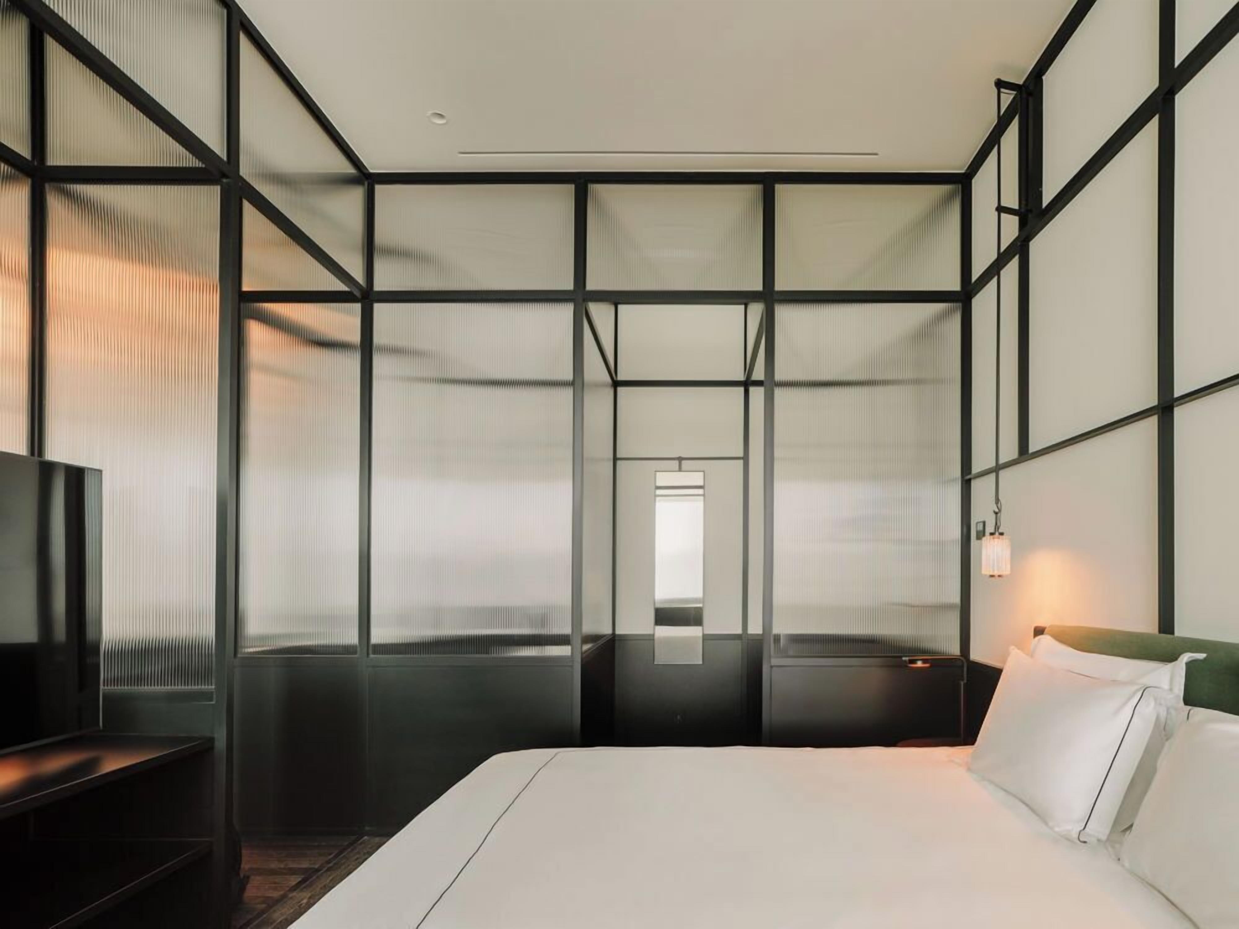 Grand Σουίτα | Κλινοσκεπάσματα υψηλής ποιότητας, μίνι μπαρ, χρηματοκιβώτιο στο δωμάτιο 