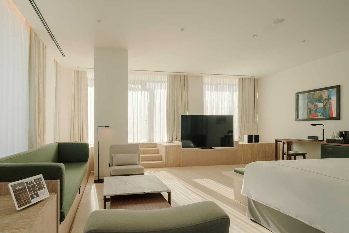 Suite Grand, terrazzo | Biancheria da letto di alta qualità, minibar, una cassaforte in camera