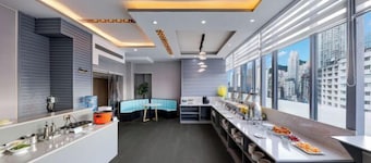 Rujia Tongbai Yun Hotel (Zunyi Medical College Victoria Shop)