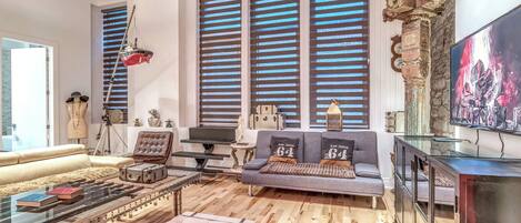 Älytelevisio, kirjoja