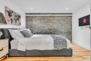 2 bedrooms, iron/ironing board, WiFi, bed sheets - Cozy 2 Bdr with a private terasse in the heart of old Montreal (Montréal)