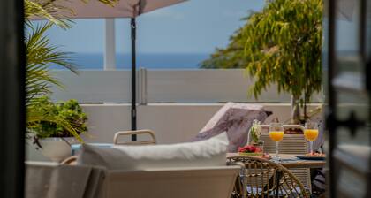 Bungalow apartment with private pool & ocean views in El Madroñal - Costa Adeje