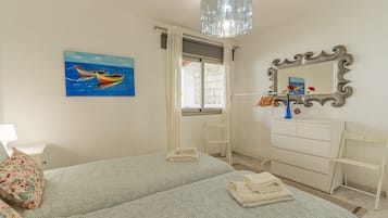 2 bedrooms, iron/ironing board, free WiFi