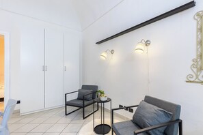 Interior - La Gemma di Alba - One Bedroom Apartment, Sleeps 2 (Alba)