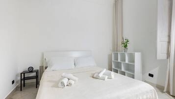 2 bedrooms, iron/ironing board, free WiFi