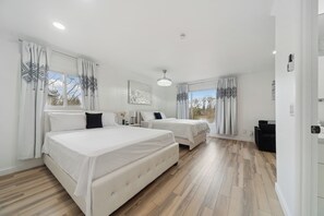 5 Schlafzimmer, Zimmersafe, Bügeleisen/Bügelbrett, Reisekinderbett