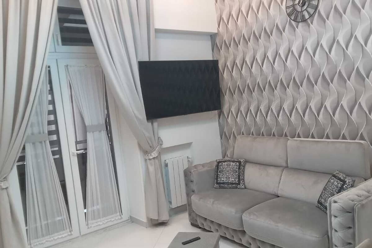 Basic Apartment, Balcony | Living area