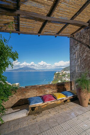 Property grounds - Salvatorosa Sea (Unknown)