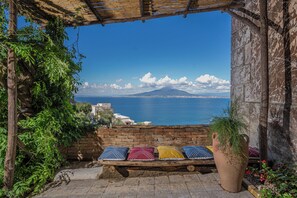 Property grounds - Salvatorosa Sea (Unknown)