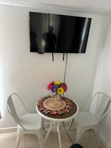 Charming Room with WiFi and AC in Beautiful Venice