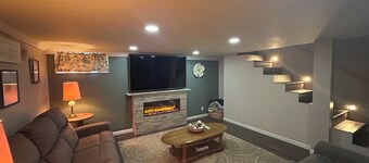 Spacious 5-bedroom house in beautiful Anaconda with Salt water Hot Tub