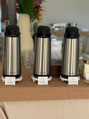 Petit déjeuner préparé à la commande compris tous les jours