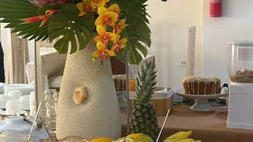 Gratis frukost enligt egen beställning varje dag