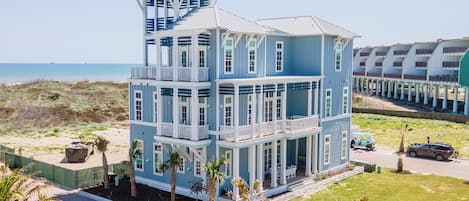 House (Multiple Bedrooms) | Front of property