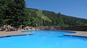 Outdoor pool - Selkirk Lodge (Sandpoint)
