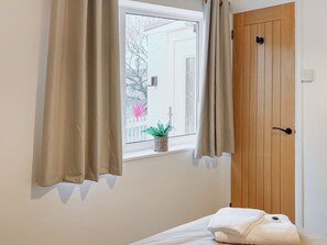 Unclassified image, 3 of 10, button