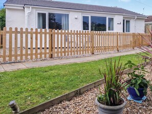 Unclassified image, 5 of 10, button