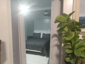 1 quarto, escrivaninha, ferros/tábuas de passar roupa, Wi-Fi