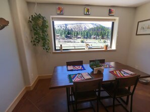 Dining - Spacious Mountain View (Durango)