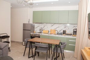 Fridge, oven, coffee/tea maker, toaster