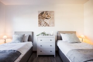 4 habitaciones, tabla de planchar con plancha y wifi gratis 