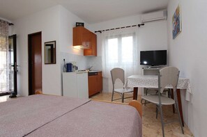 1 chambre, Wi-Fi gratuit, draps fournis