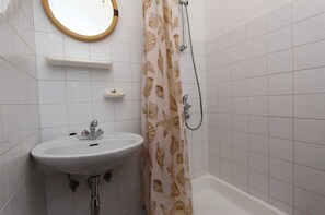 Hair dryer, towels