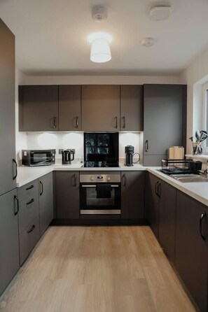 Fridge, microwave, oven, stovetop
