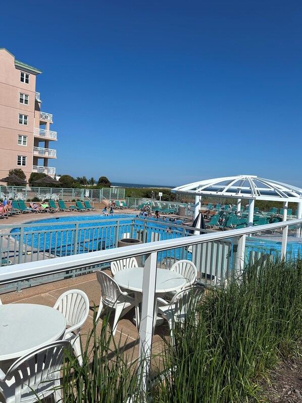 Innenpool, Außenpool