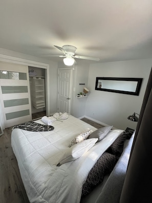 3 chambres, fer et planche à repasser, Wi-Fi, draps fournis