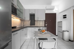 Refrigerador, microondas, horno y lavavajillas 