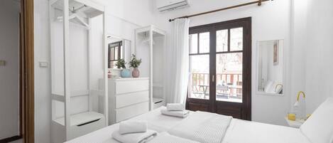 2 chambres, fer et planche à repasser, Wi-Fi, draps fournis