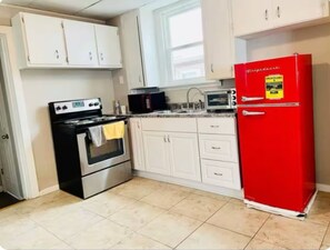 Mikroaaltouuni, uuni, liesi