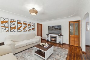 Smart-tv en een open haard