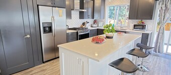 Homey Place in Sechelt , close to town and beaches