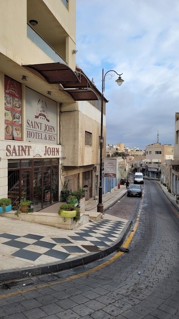 ทางเข้าที่พัก