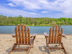 Una spiaggia nelle vicinanze