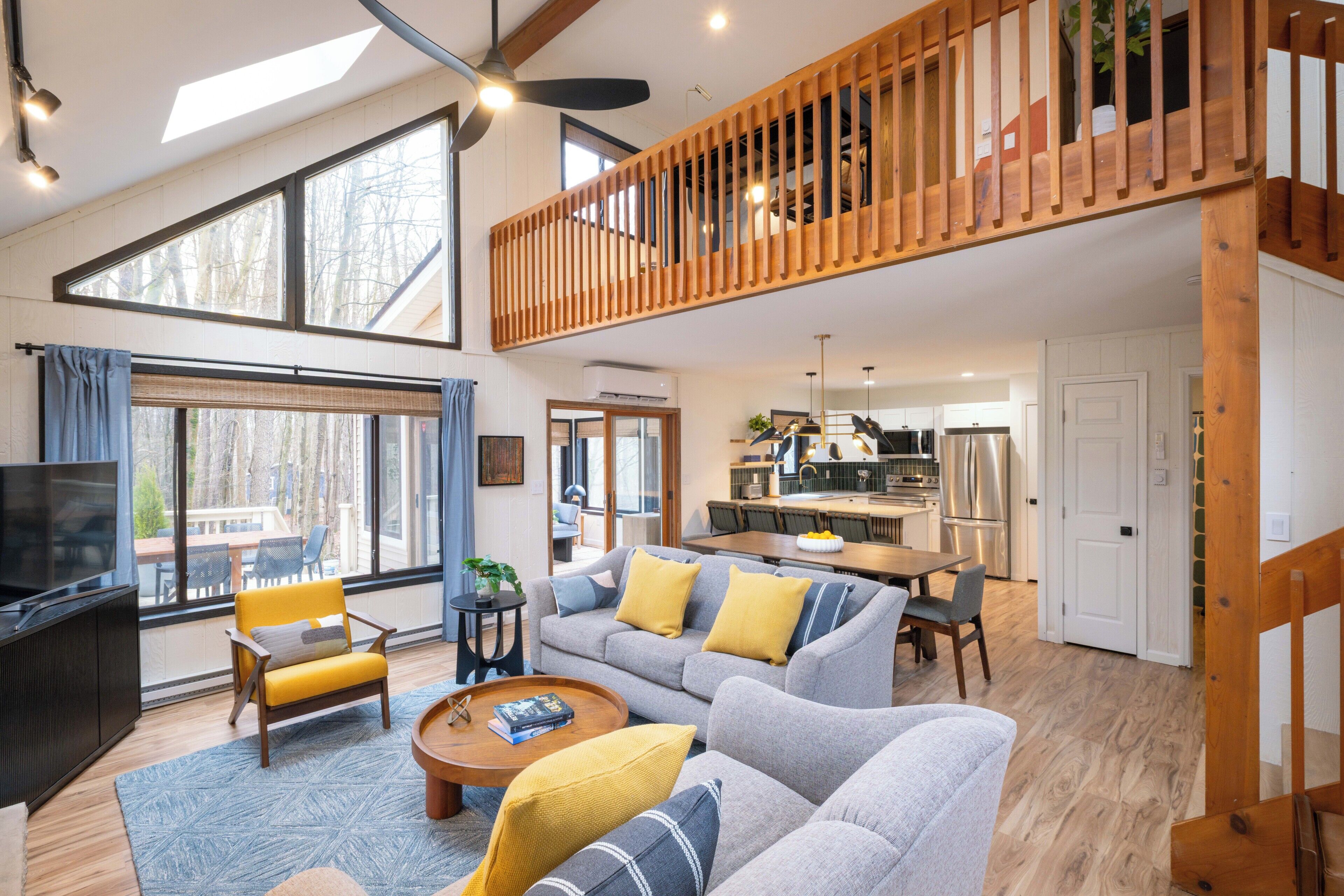 Smart TV, fireplace, books, offices