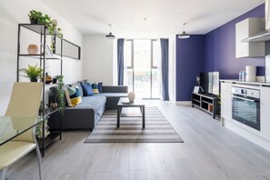 Living area - Cozy Dublin Apartment With City Views (Dublin)