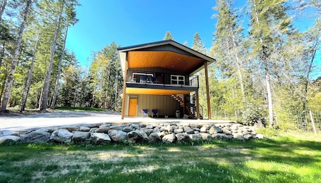 Exterior. Welcome to Oak & Fern Suite