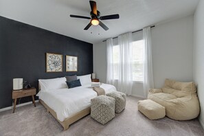 5 bedrooms, iron/ironing board, WiFi, bed sheets