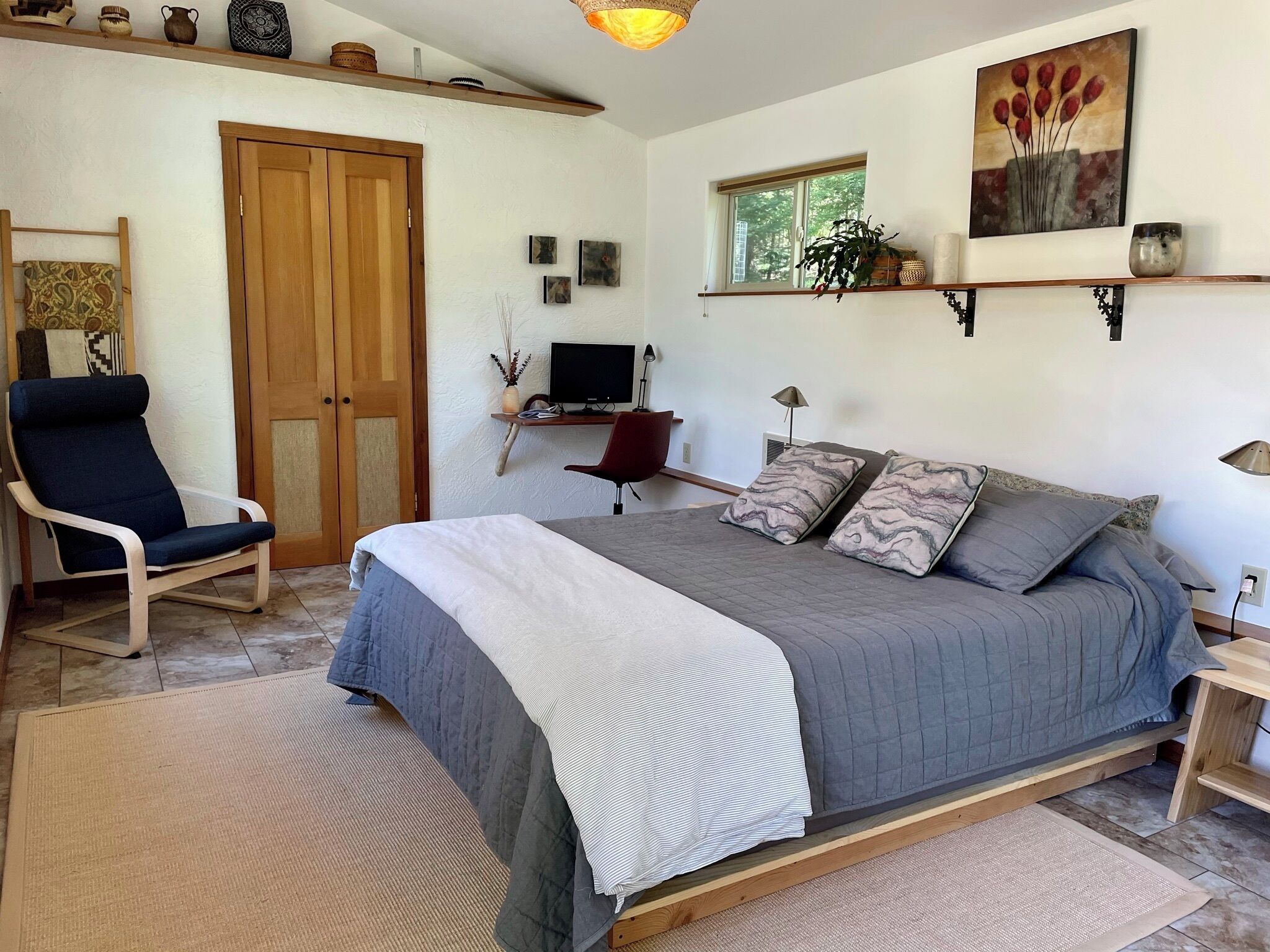 1 dormitorio, escritorio, tabla de planchar con plancha y wifi gratis