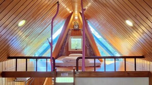 Classic Chalet, Balcony | 1 bedroom, desk - Kite Farm (Dongshan)