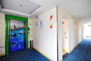 Unclassified image, 3 of 27, button - Jiangbin Hotel (Anxi)