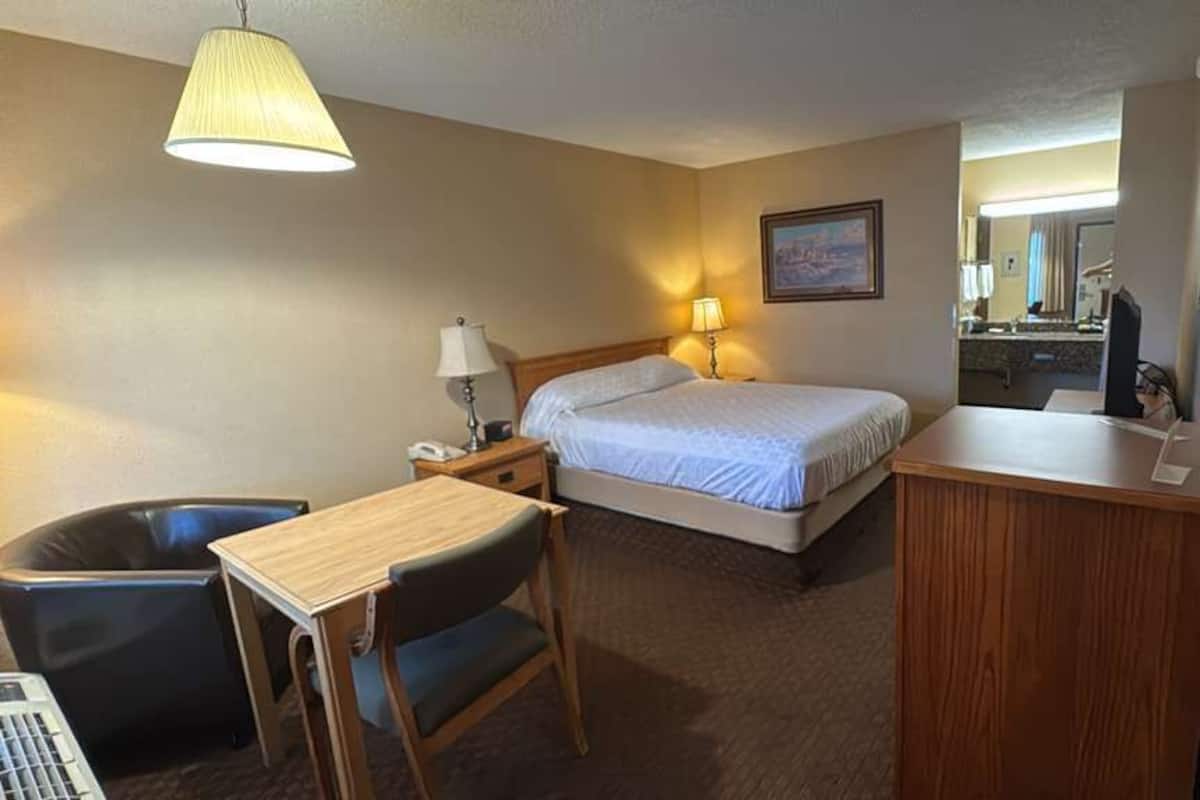 Deluxe Room, 1 Queen Bed, Non Smoking