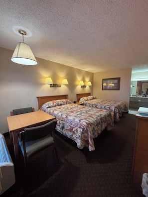 Desk, laptop workspace, iron/ironing board, free WiFi