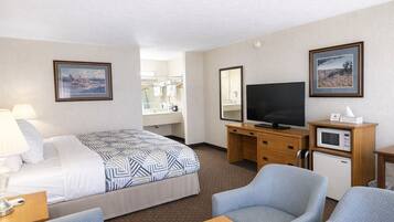 Suite, 1 letto king, non fumatori | Una scrivania, Wi-Fi gratuito, lenzuola