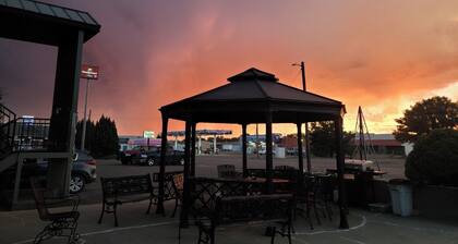 Sundowner Inn Forsyth