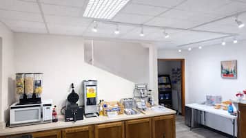 Free daily continental breakfast