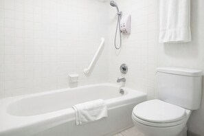 Full Bed Accessible Non-Smoking | Bathroom | Free toiletries, hair dryer, towels